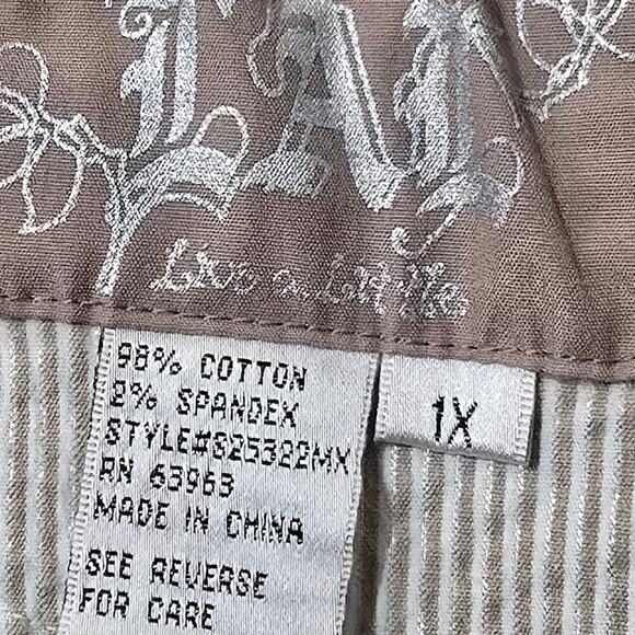 Live A Little LAL Tan and White Pleated Cropped Jacket Plus Size 1X - Picture 7 of 7